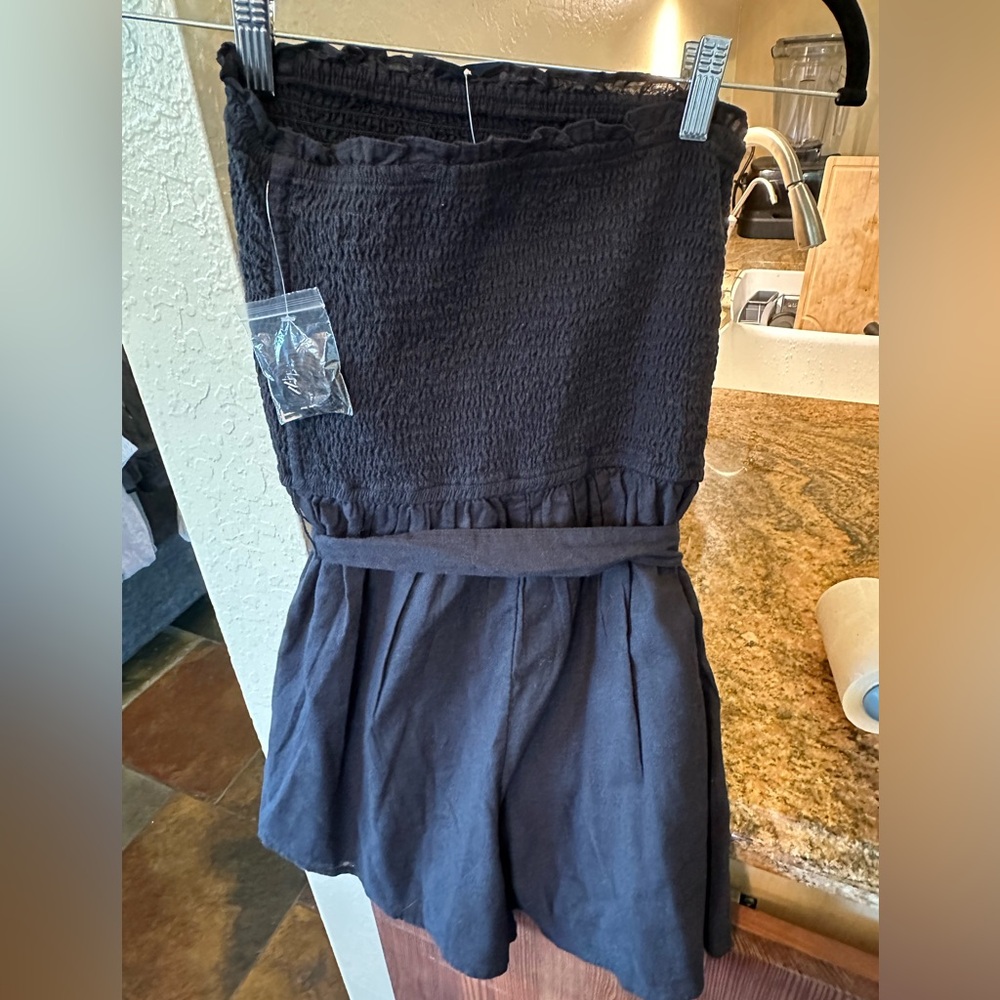 Abercrombie & Fitch Women’s Black Strapless Romper - Medium
